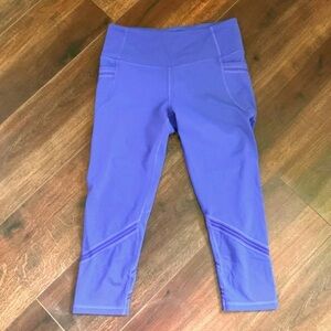 Victoria’s Secret Sport Knockout Capri Leggings Blue M